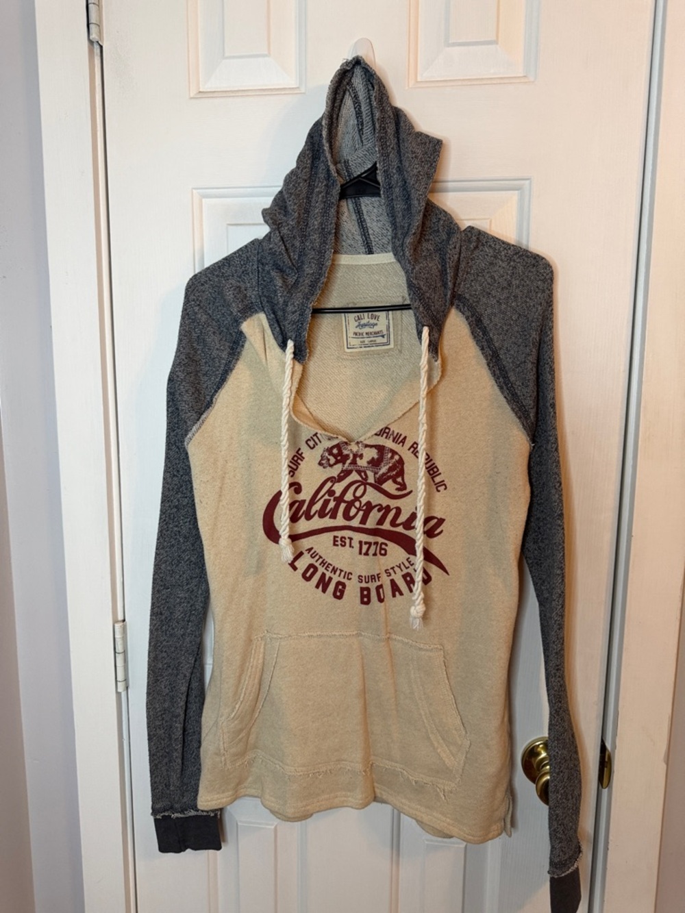 Women’s Large California Long Board Distressed Hoodie - Cream, Gray, Maroon